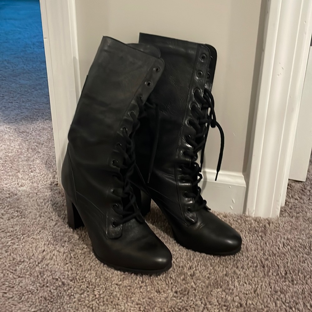 Burberry lace up boots